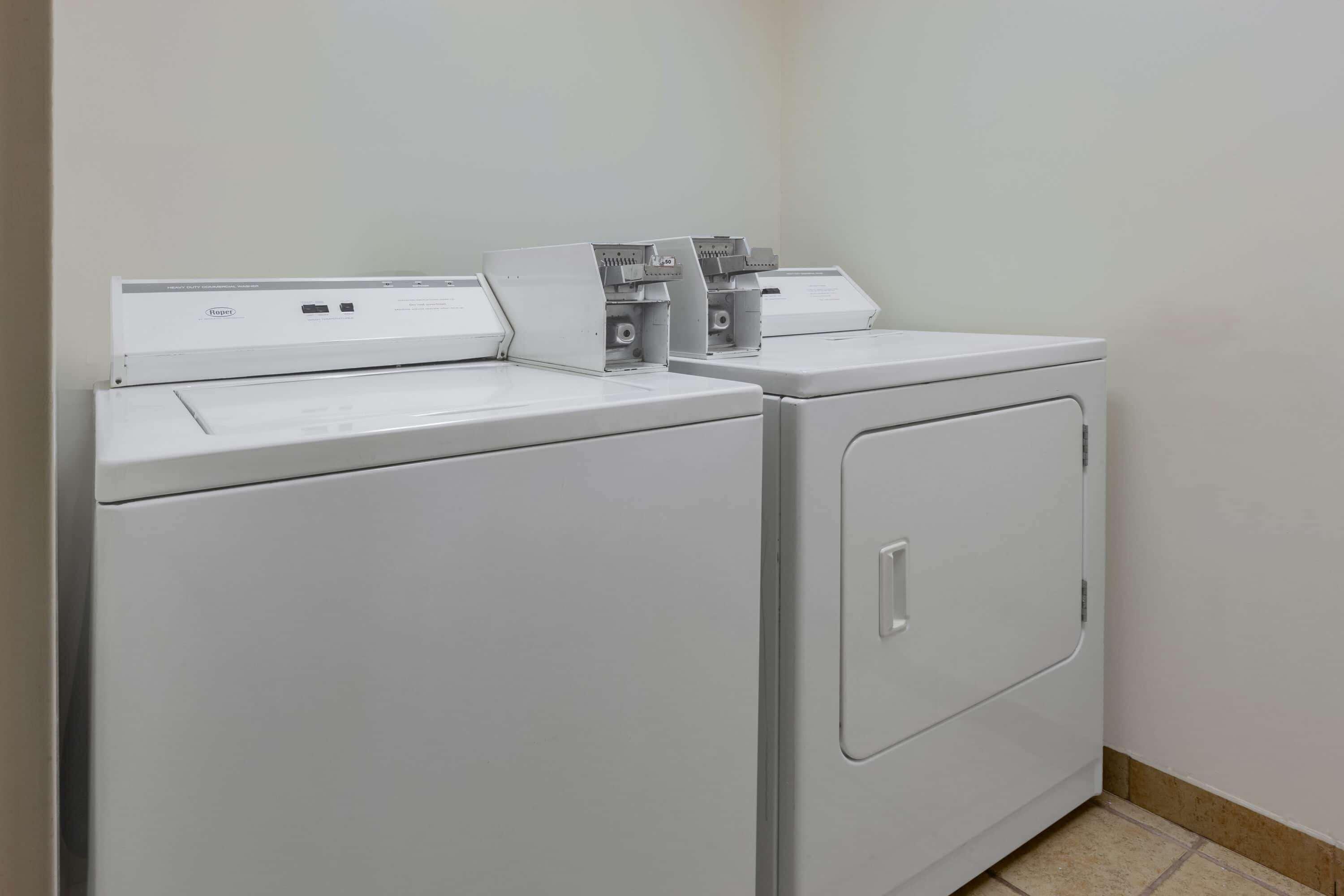 Days Inn By Wyndham Alta Vista Altavista Екстериор снимка