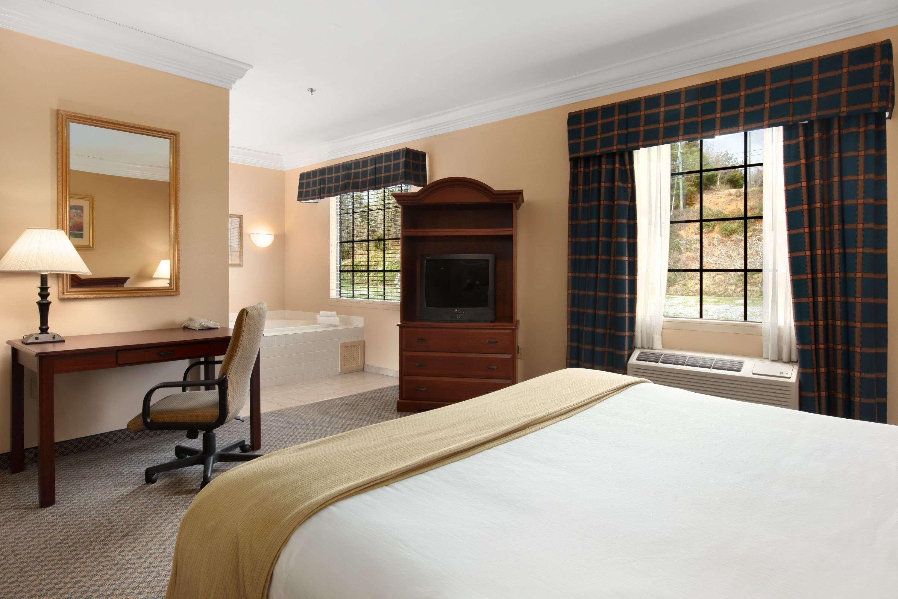 Days Inn By Wyndham Alta Vista Altavista Екстериор снимка