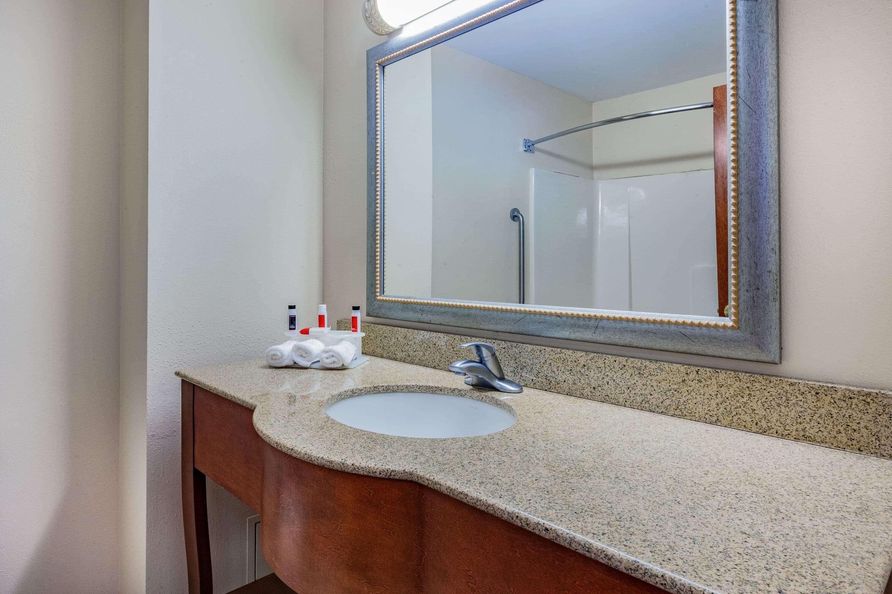 Days Inn By Wyndham Alta Vista Altavista Екстериор снимка