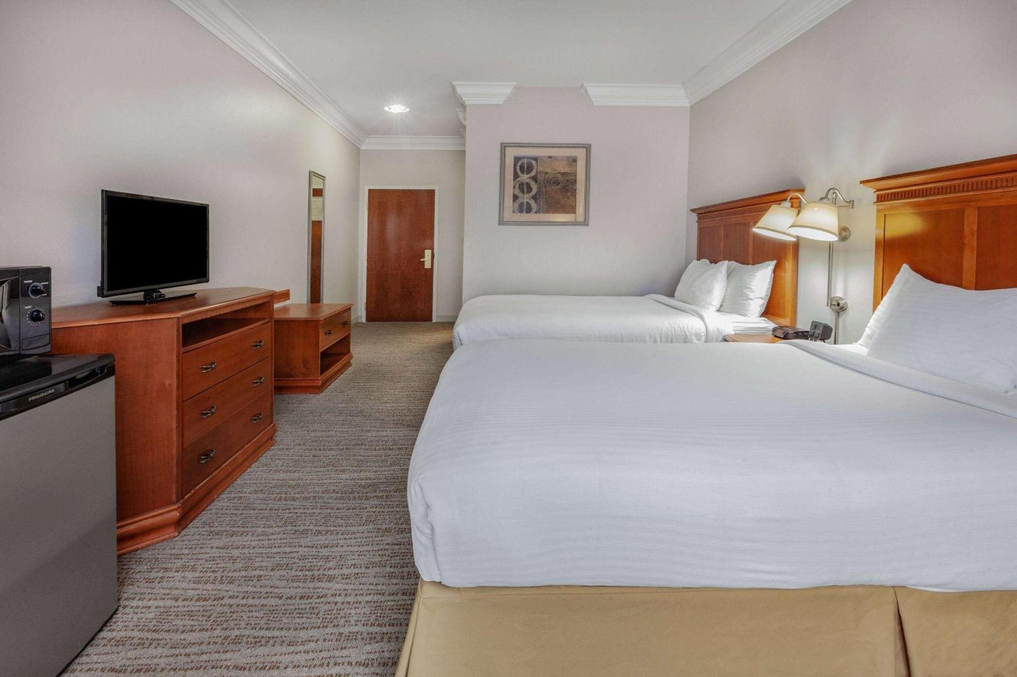 Days Inn By Wyndham Alta Vista Altavista Екстериор снимка